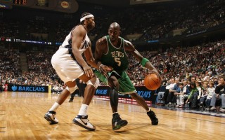 【中国竞彩网】曼联利物浦竞逐维尼修斯，转会风暴席卷足坛，续约博弈与欧冠悬念